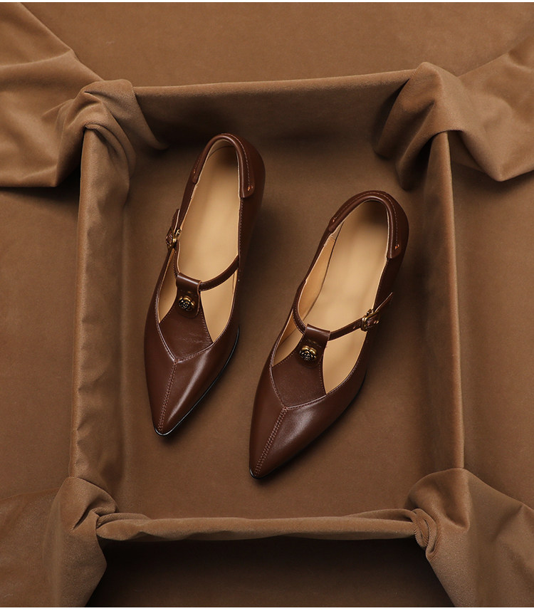 Genuine Leather Vintage Camell - Vintage Collectible & Vintage Dolls recension och pris