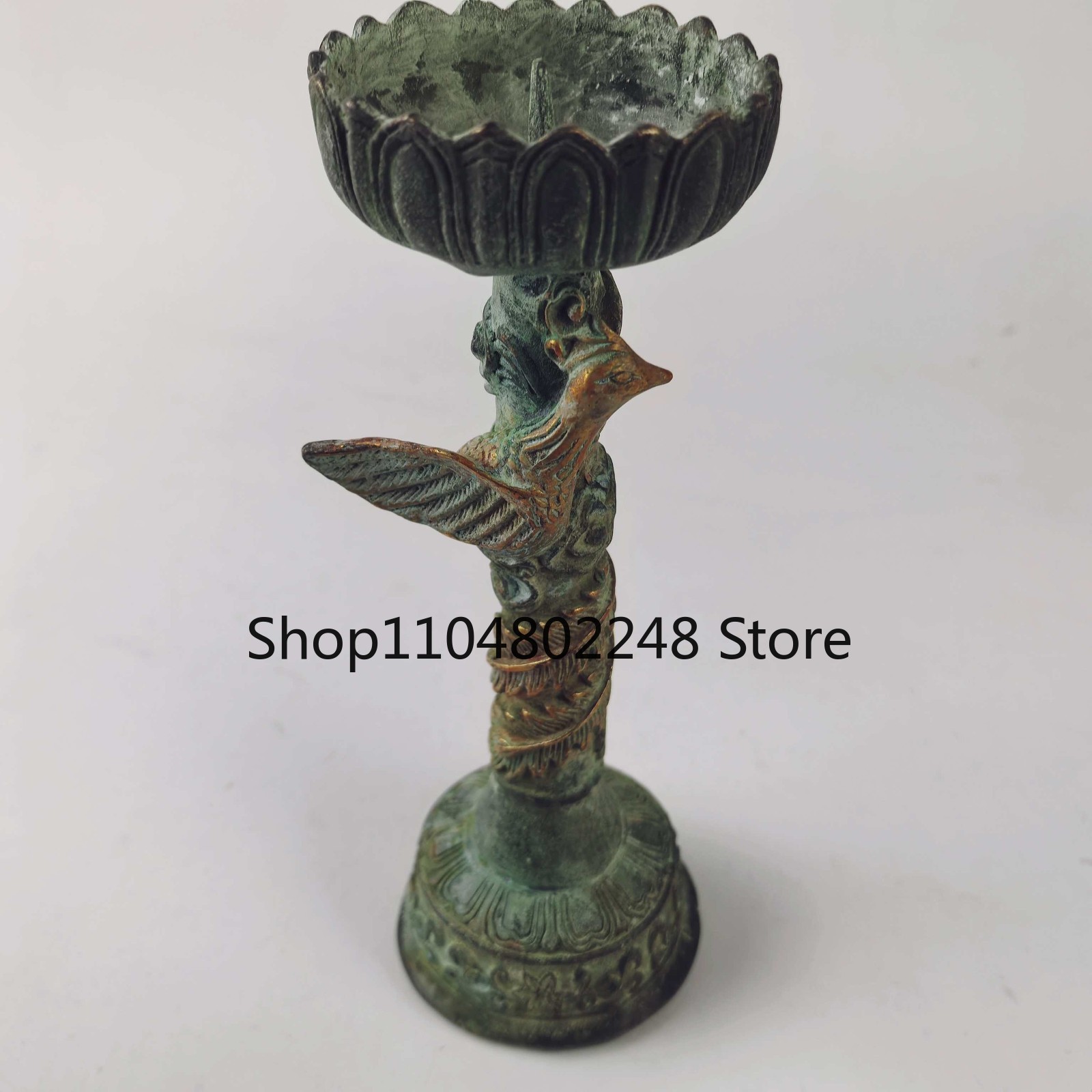 Old Bronze Relief carved Gilde - Collectible Vintage Lamps recension och pris