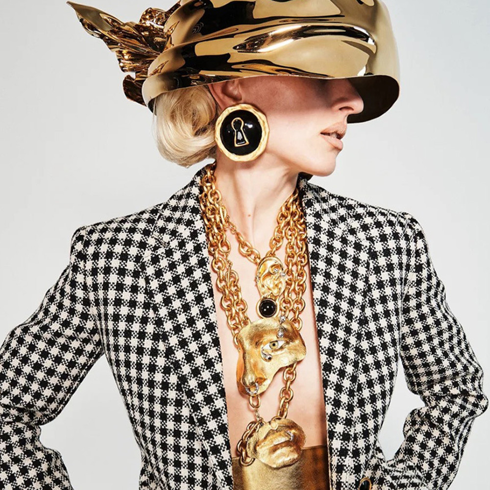 Exaggerated Black Enameled All - Vintage Collectible Accessories recension och pris